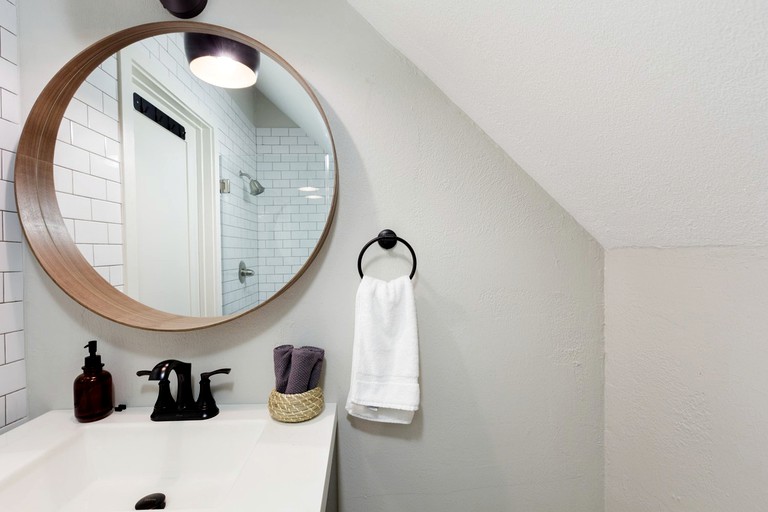 Cabins (Dripping Springs, Texas, United States)