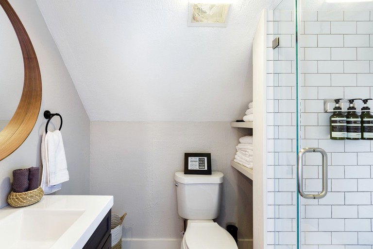 Cabins (Dripping Springs, Texas, United States)