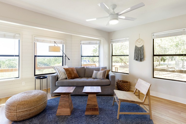 Cabins (Dripping Springs, Texas, United States)