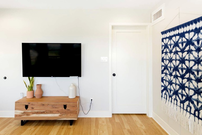 Cabins (Dripping Springs, Texas, United States)