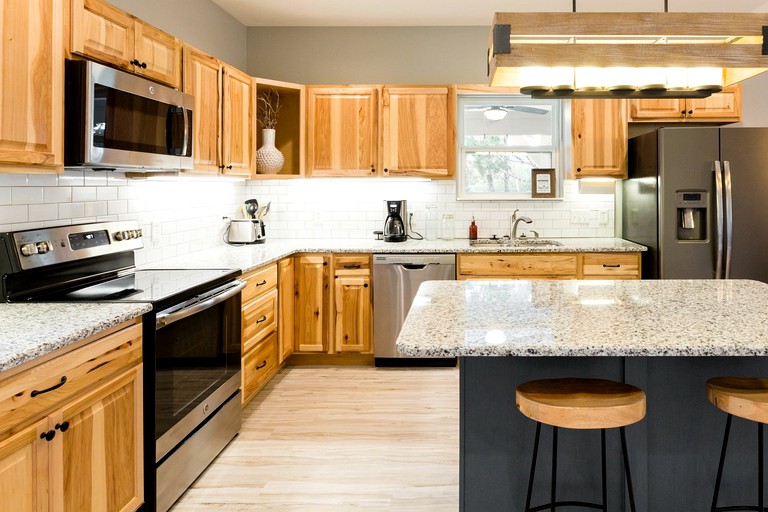 Cabins (Dripping Springs, Texas, United States)