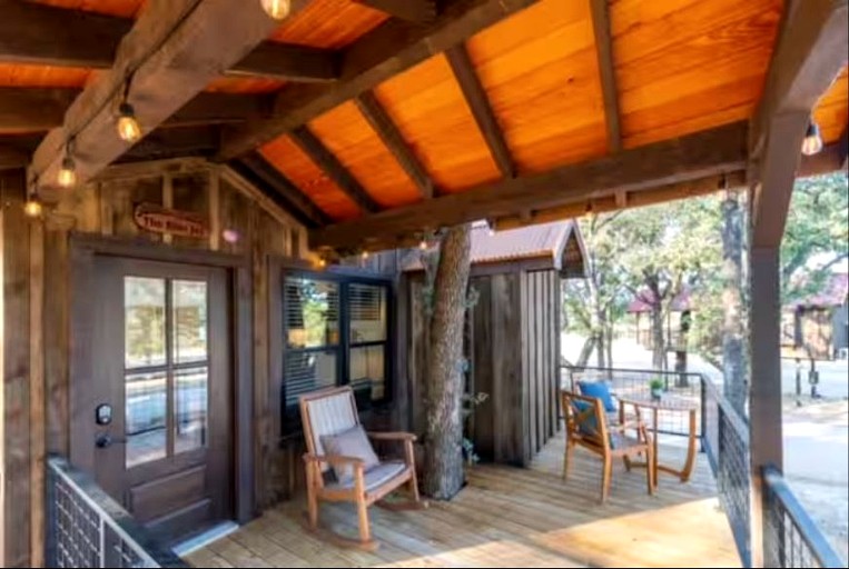 The Blue Jay Treehouse in Elm Mott, TX | Tree Houses (Elm Mott, Texas, United States of America)
