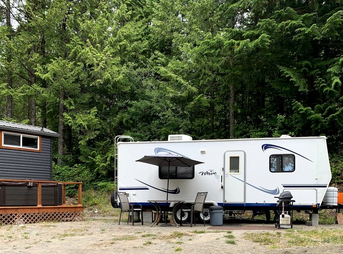 Caravans (Canada, Ucluelet, British Columbia)