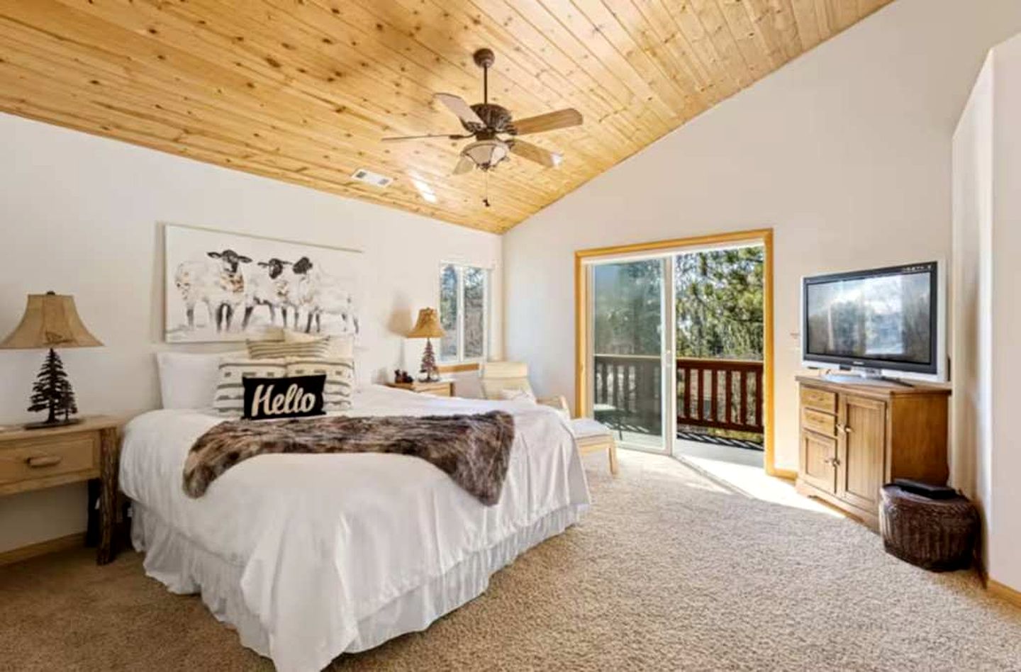 Ultimate Comfort: Cabin with Hot Tub near Big Bear Lake, California