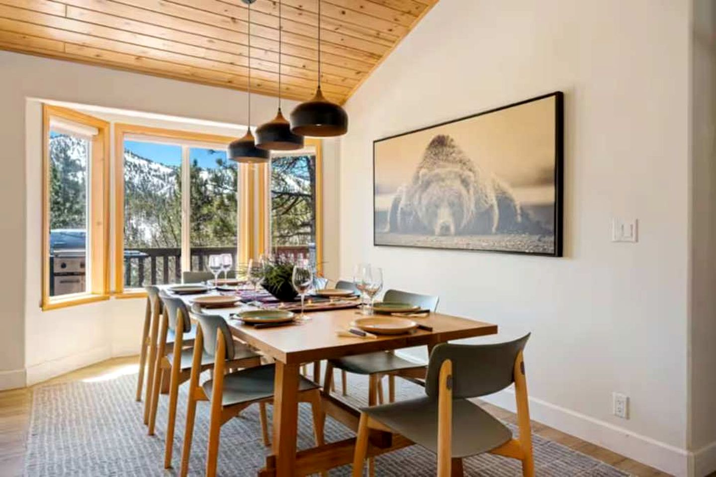 Ultimate Comfort: Cabin with Hot Tub near Big Bear Lake, California