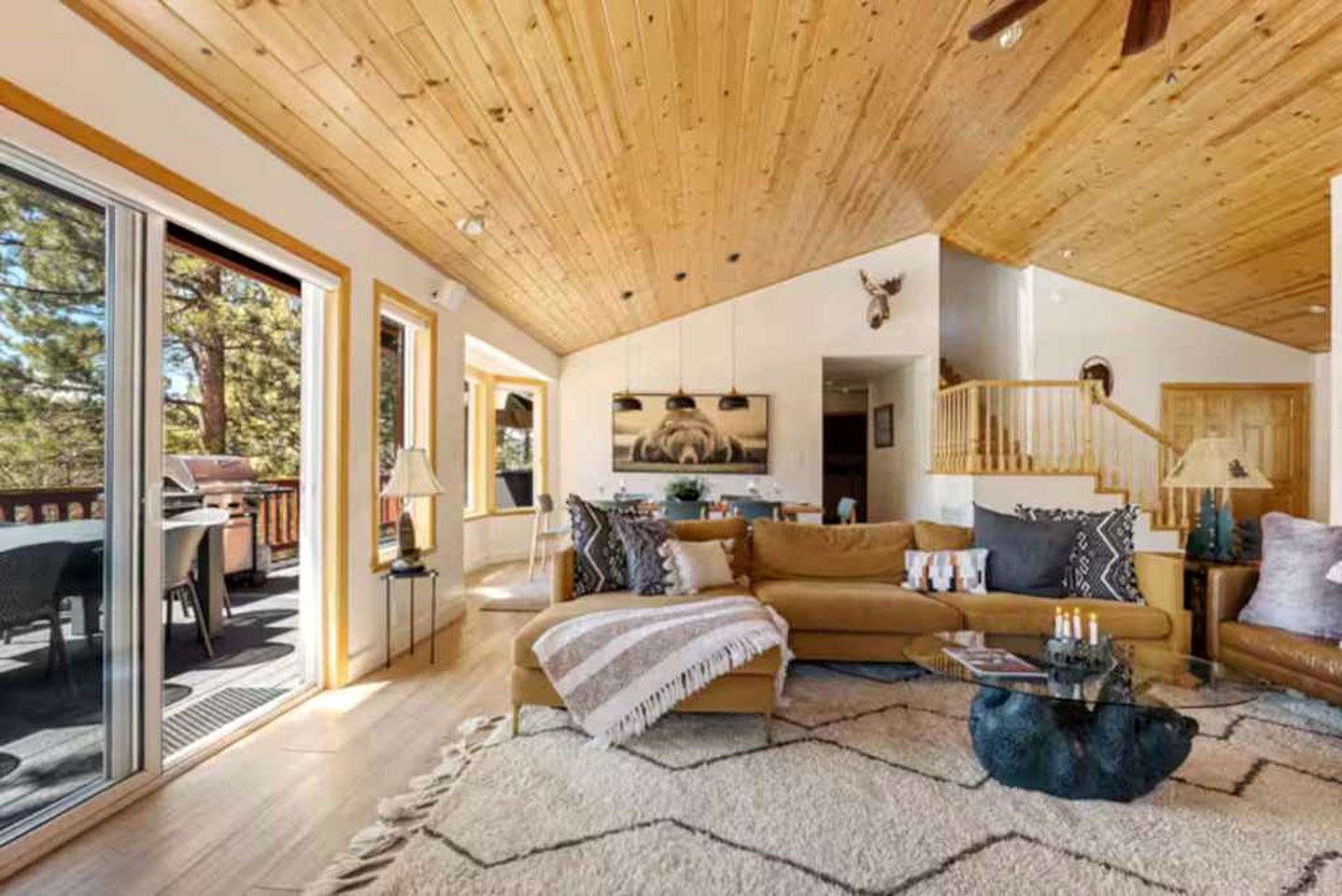 Ultimate Comfort: Cabin with Hot Tub near Big Bear Lake, California
