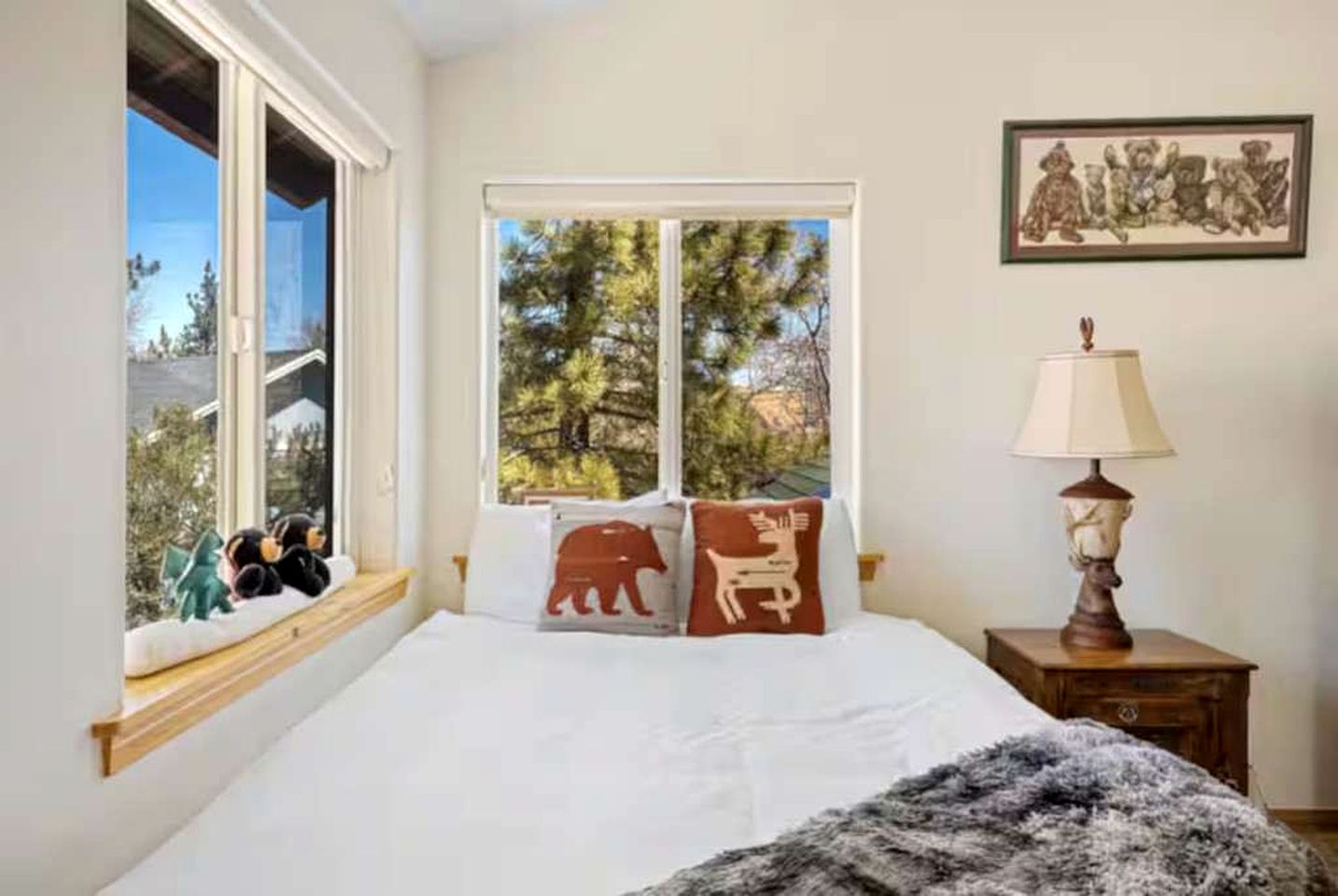 Ultimate Comfort: Cabin with Hot Tub near Big Bear Lake, California