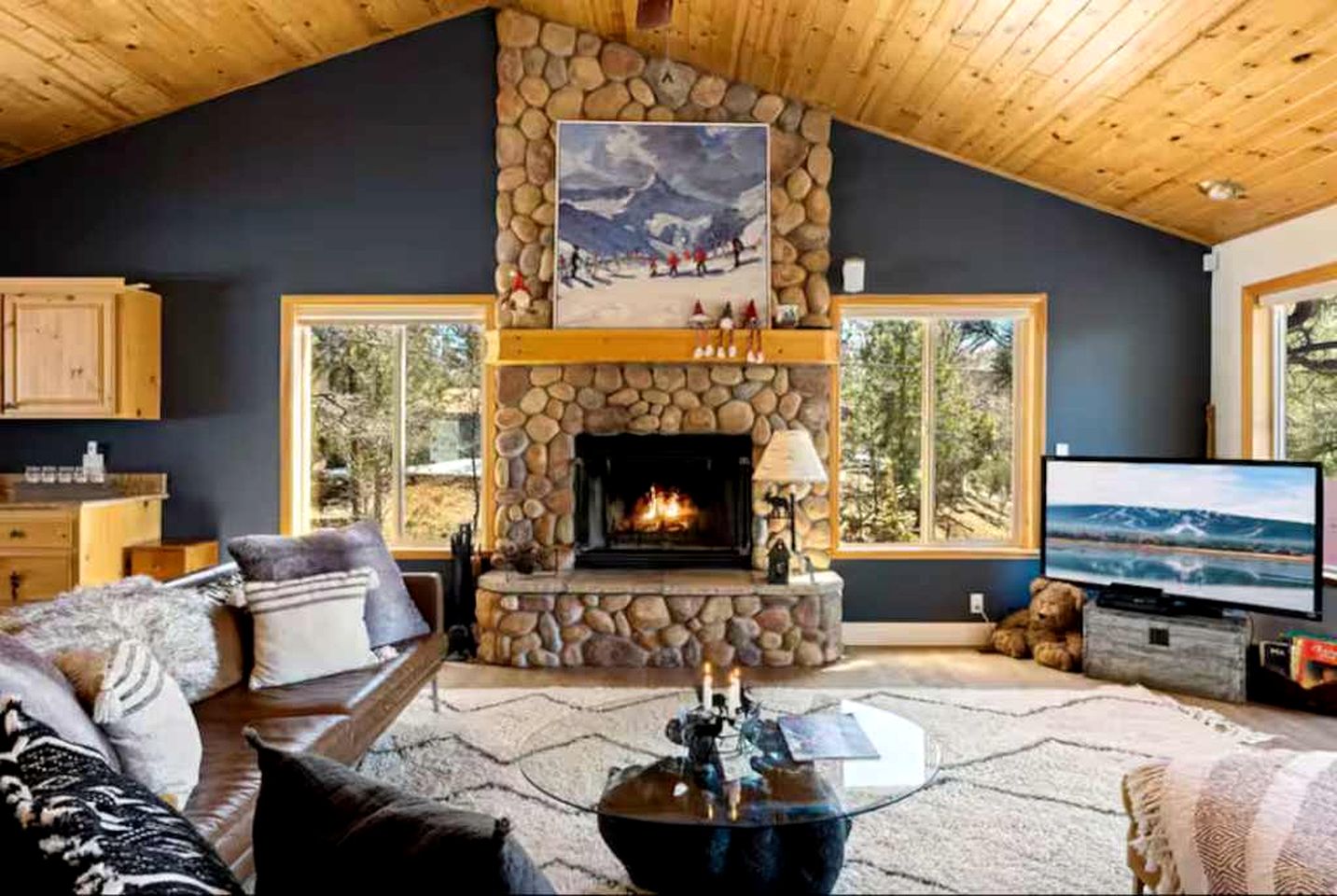 Ultimate Comfort: Cabin with Hot Tub near Big Bear Lake, California