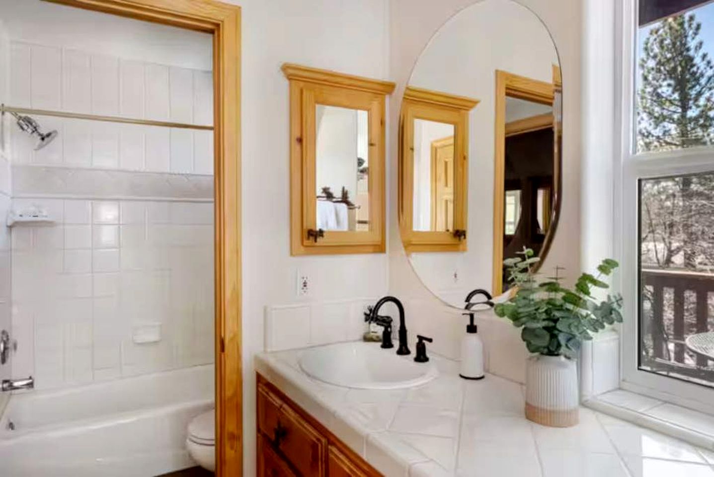 Ultimate Comfort: Cabin with Hot Tub near Big Bear Lake, California