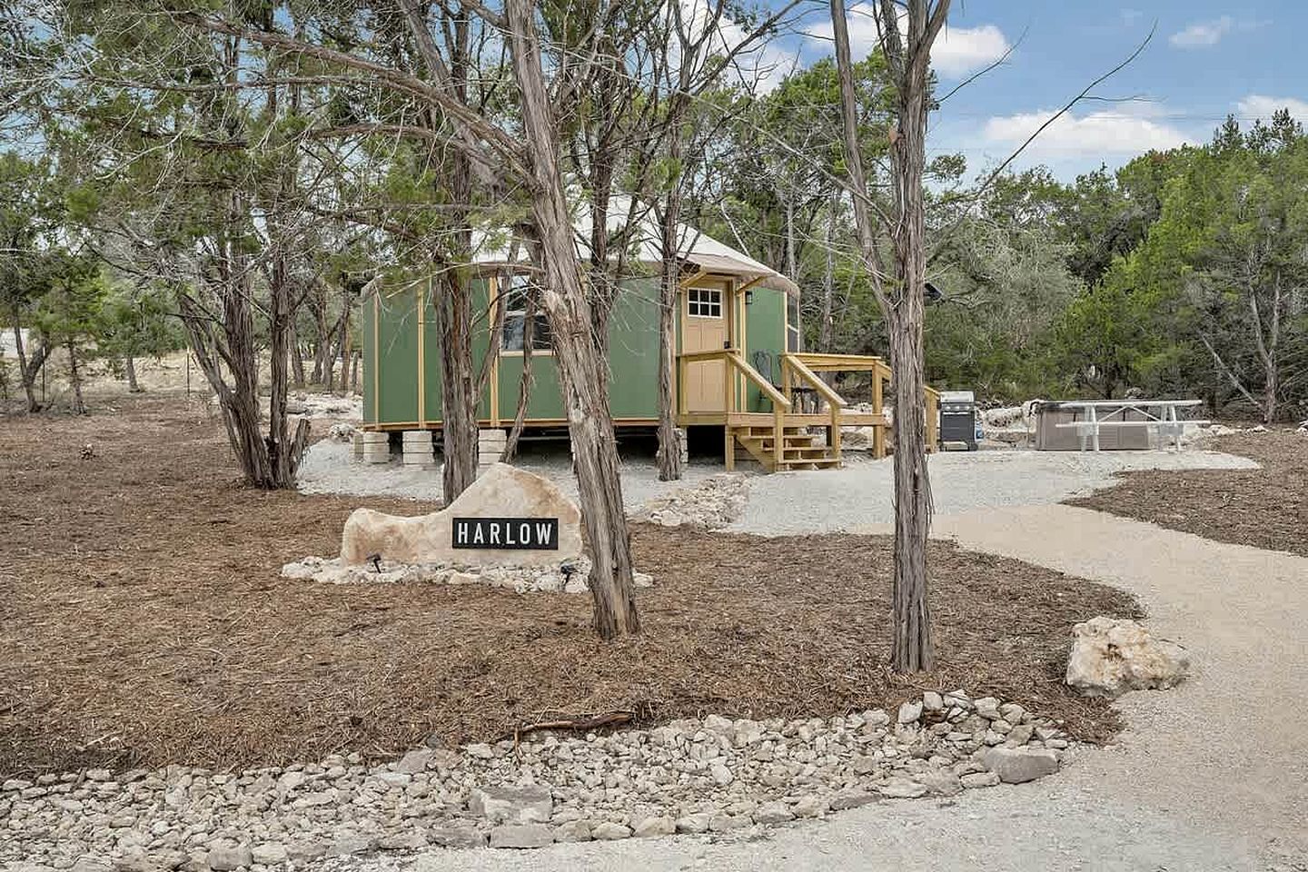 Spacious Luxury Yurt-Cabin Retreat with Private Hot Tubs and Outdoor Entertainment Near Canyon Lake, TX