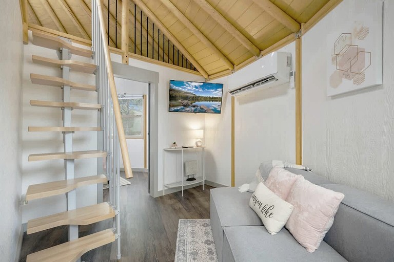 Cabins (United States of America, Canyon Lake, Texas)