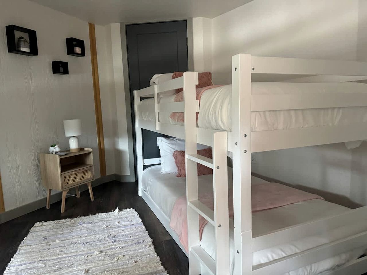 Spacious Luxury Yurt-Cabin Retreat with Private Hot Tubs and Outdoor Entertainment Near Canyon Lake, TX