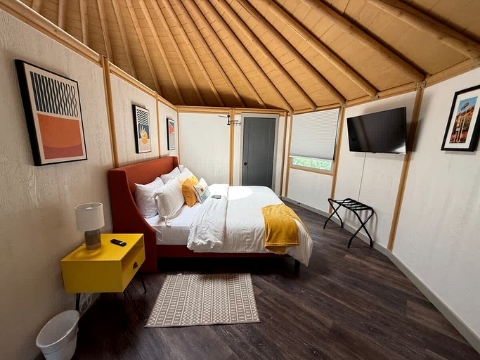 Cabins (United States of America, Canyon Lake, Texas)