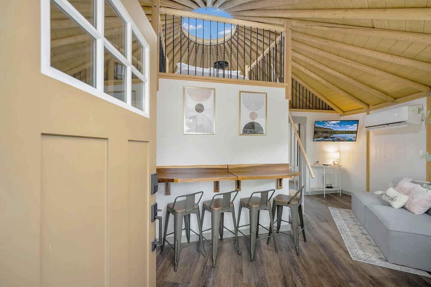 Spacious Luxury Yurt-Cabin Retreat with Private Hot Tubs and Outdoor Entertainment Near Canyon Lake, TX