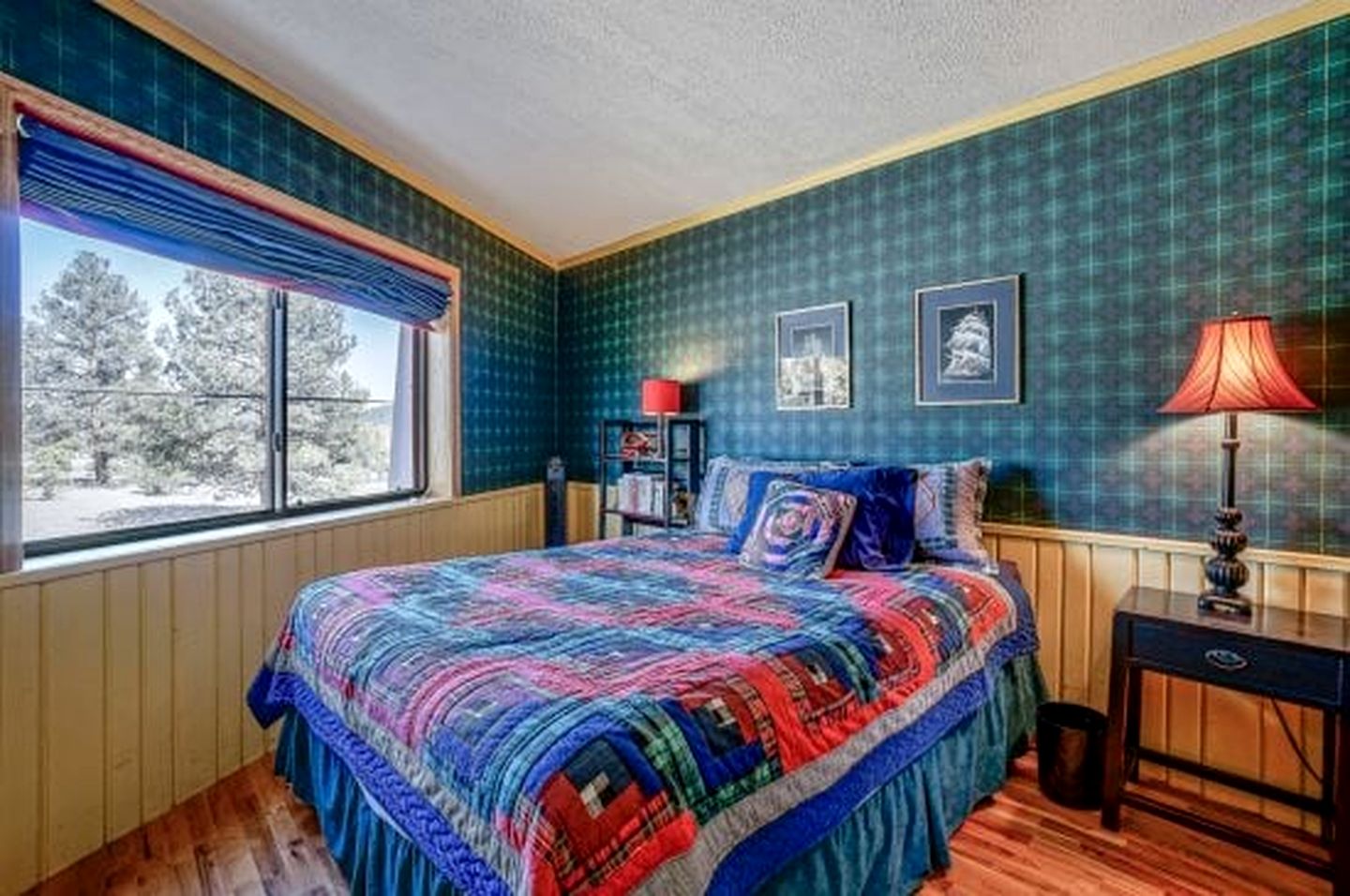 Spacious and Unique Cottage with a Treehouse in Williams, Arizona, Perfect for a Family-Friendly Trip to the Grand Canyon