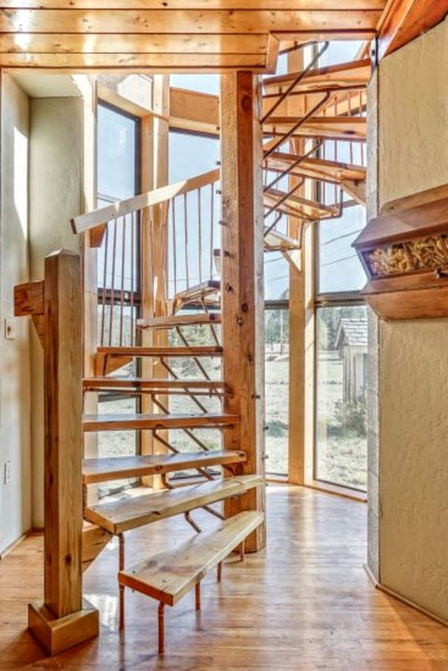 Spacious and Unique Cottage with a Treehouse in Williams, Arizona, Perfect for a Family-Friendly Trip to the Grand Canyon