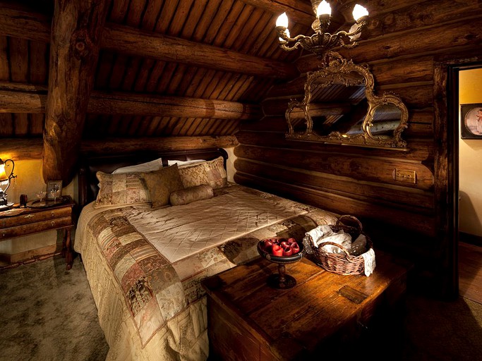 Log Cabins (Mountain Village, Colorado, United States)