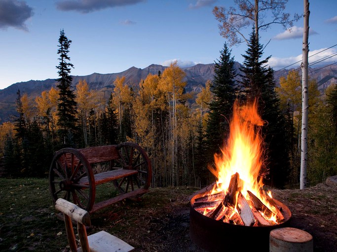 Log Cabins (Mountain Village, Colorado, United States)