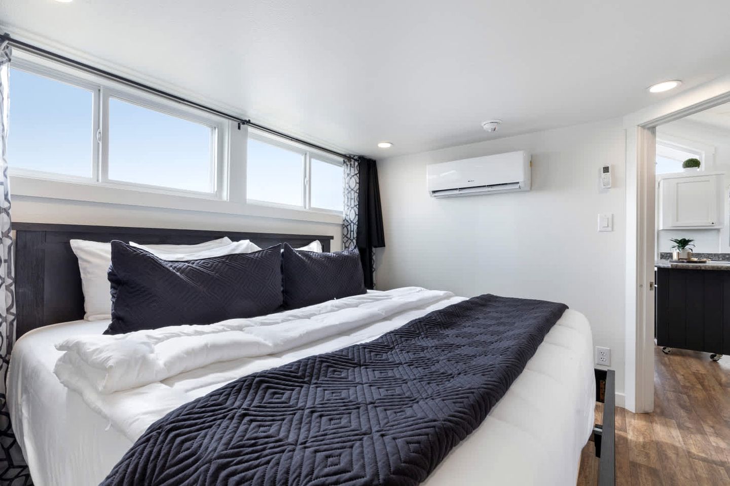 Serene Hill Country Tiny Home with Vineyard Views Near Fredericksburg, Texas