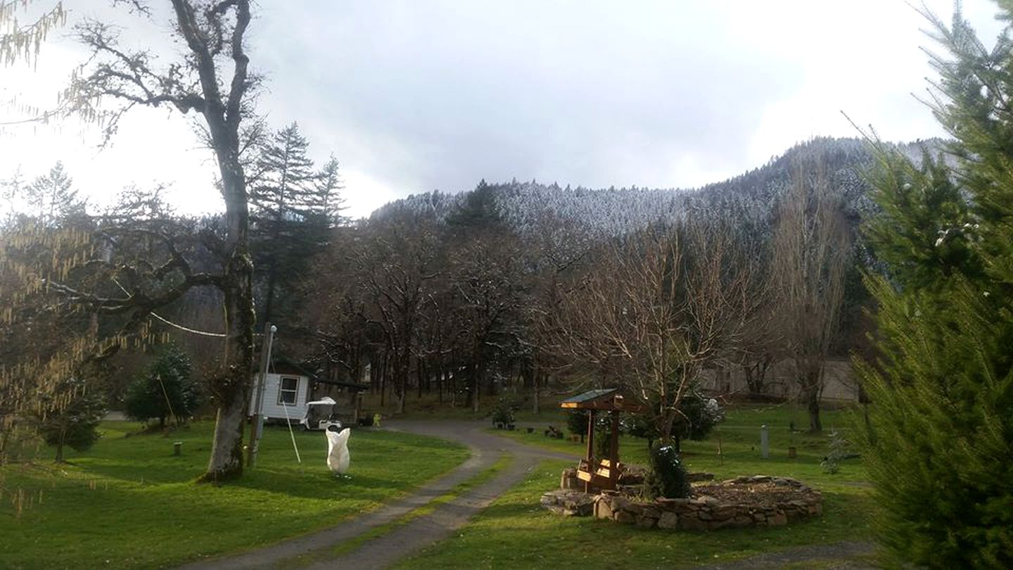 Umpqua's Last Resort, Cabins 57868, Idleyld Park, United States of