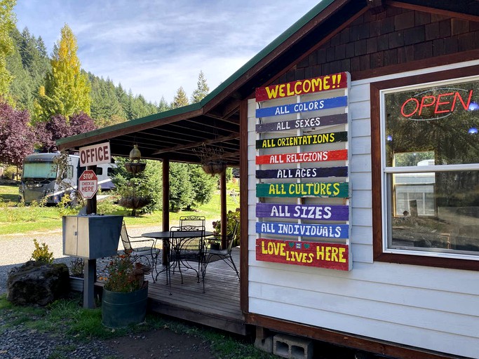 Tiny Houses (Idleyld Park, Oregon, United States)