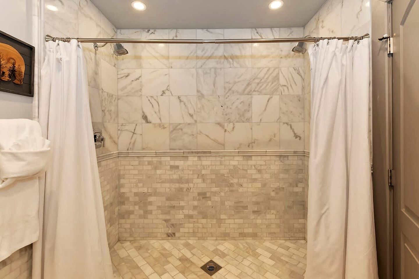 Unforgettable Design Cabin with Fire Pit and Spectacular Game Room in Big Bear Lake, California