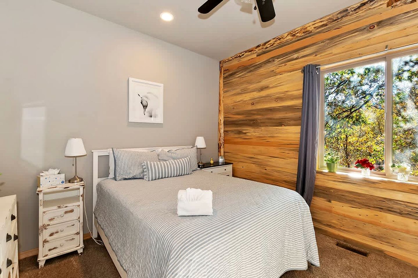 Unforgettable Design Cabin with Fire Pit and Spectacular Game Room in Big Bear Lake, California