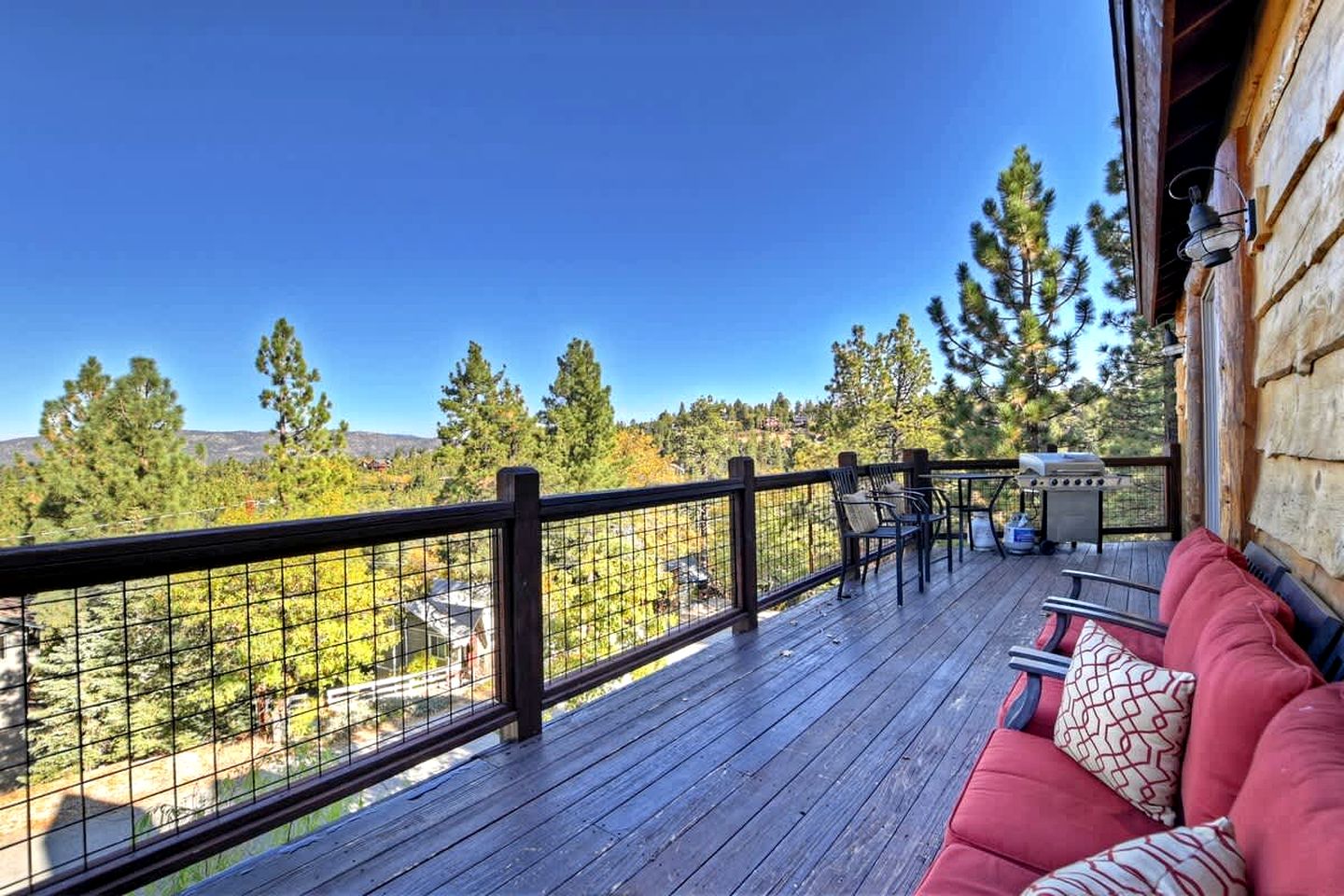 Unforgettable Design Cabin with Fire Pit and Spectacular Game Room in Big Bear Lake, California