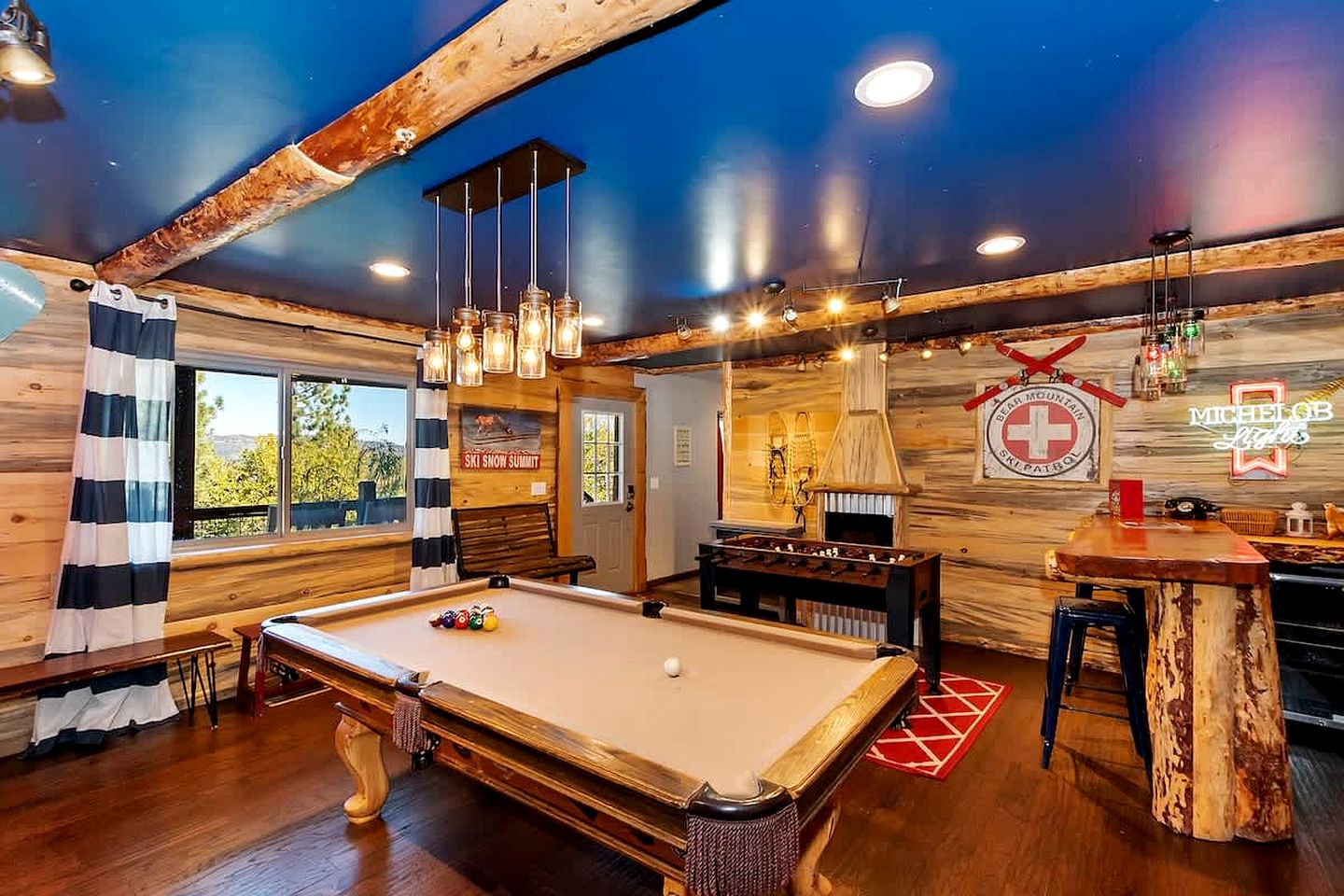Unforgettable Design Cabin with Fire Pit and Spectacular Game Room in Big Bear Lake, California