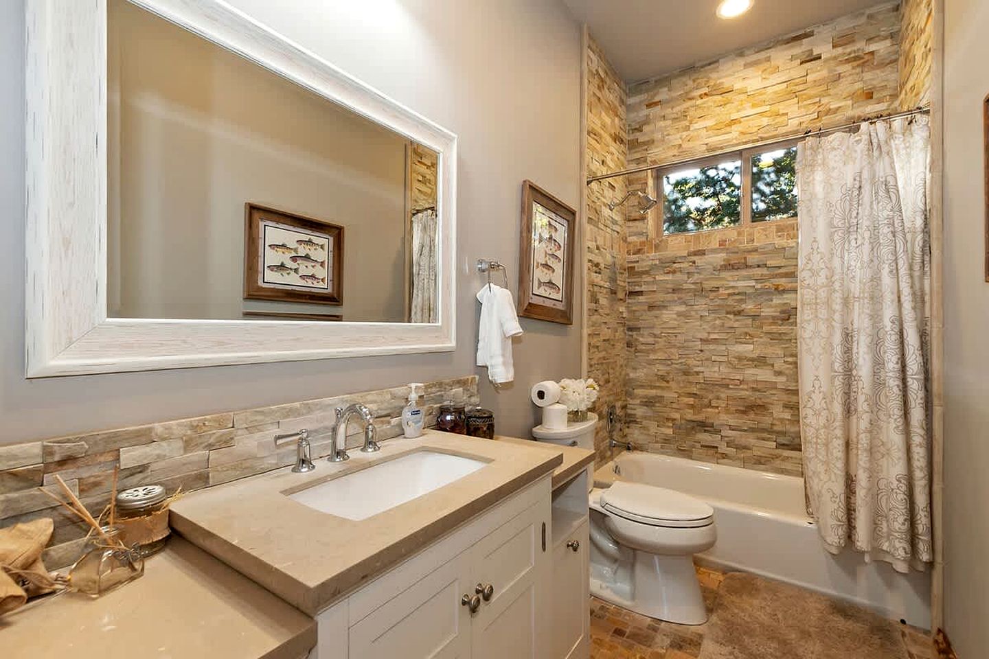 Unforgettable Design Cabin with Fire Pit and Spectacular Game Room in Big Bear Lake, California