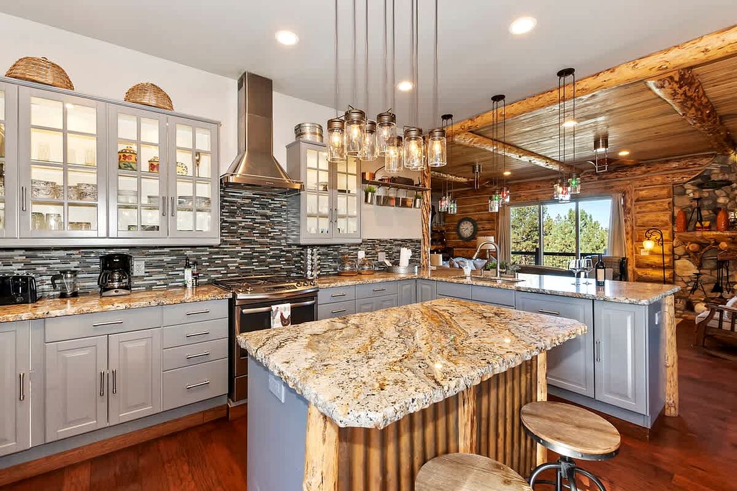 Unforgettable Design Cabin with Fire Pit and Spectacular Game Room in Big Bear Lake, California