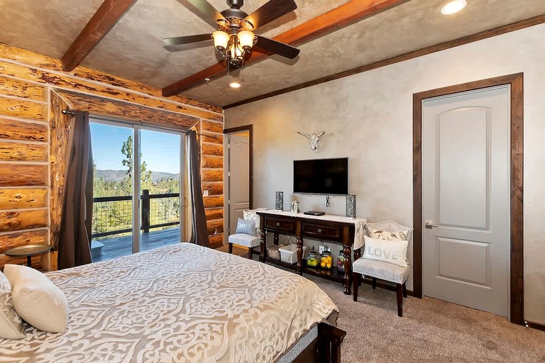 Cabins (United States of America, Big Bear Lake, California)