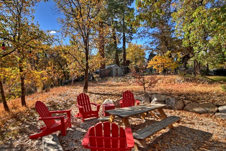 Cabins (United States of America, Big Bear Lake, California)