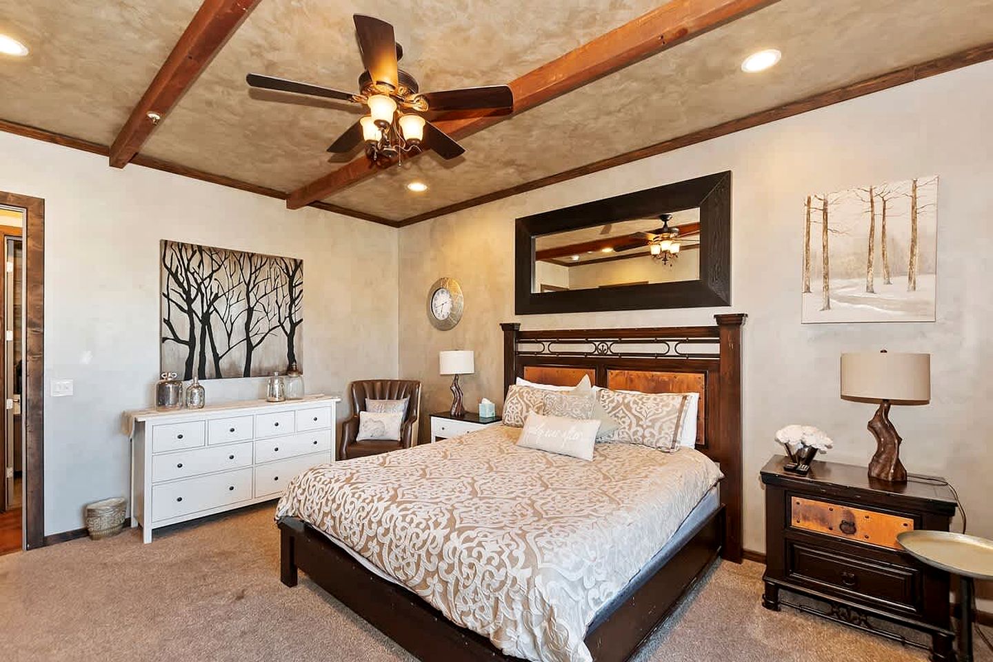 Unforgettable Design Cabin with Fire Pit and Spectacular Game Room in Big Bear Lake, California