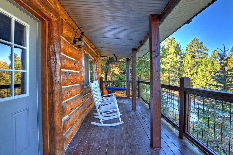 Cabins (United States of America, Big Bear Lake, California)