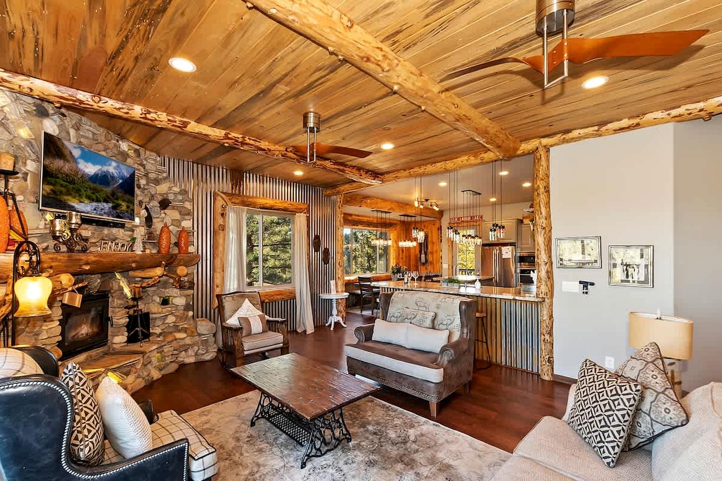 Unforgettable Design Cabin with Fire Pit and Spectacular Game Room in Big Bear Lake, California