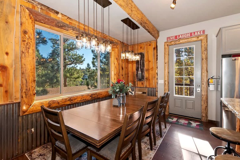 Cabins (United States of America, Big Bear Lake, California)