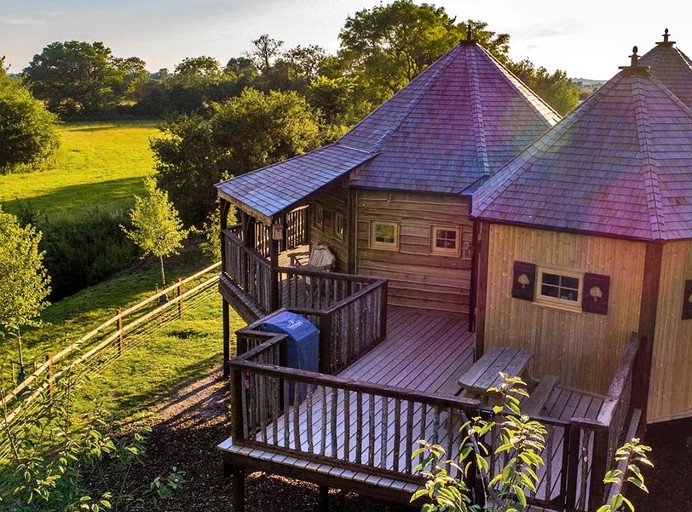 Tree Houses (Wiltshire, England, United Kingdom)