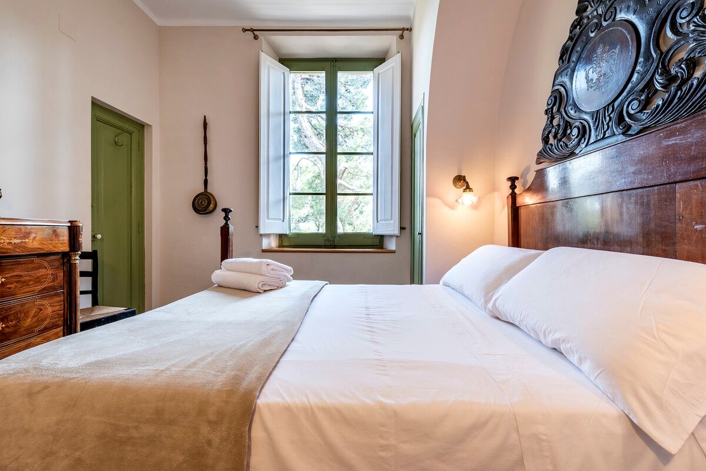 Breathtaking Villa Perfect a Dream Vacation In Catalonia, Spain