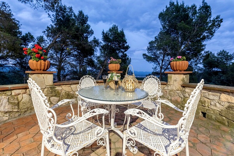 Villas (Spain, Figuerola del Camp, Catalonia)