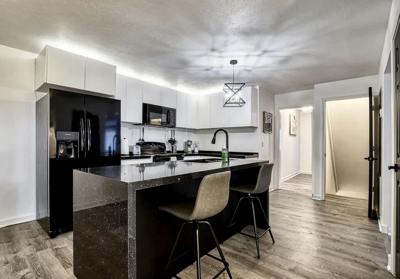 Spacious Smoky Mountain Cabin with RV Parking, Hot Tub & Game Room near Soaky Mountain Water Park in Sevierville, TN