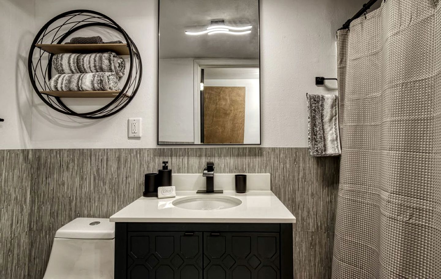 Spacious Smoky Mountain Cabin with RV Parking, Hot Tub & Game Room near Soaky Mountain Water Park in Sevierville, TN