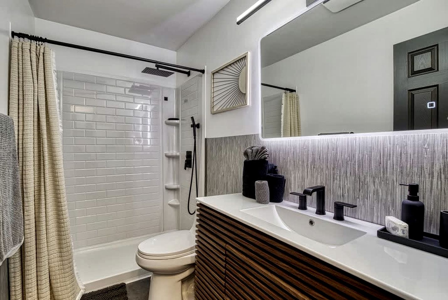 Spacious Smoky Mountain Cabin with RV Parking, Hot Tub & Game Room near Soaky Mountain Water Park in Sevierville, TN