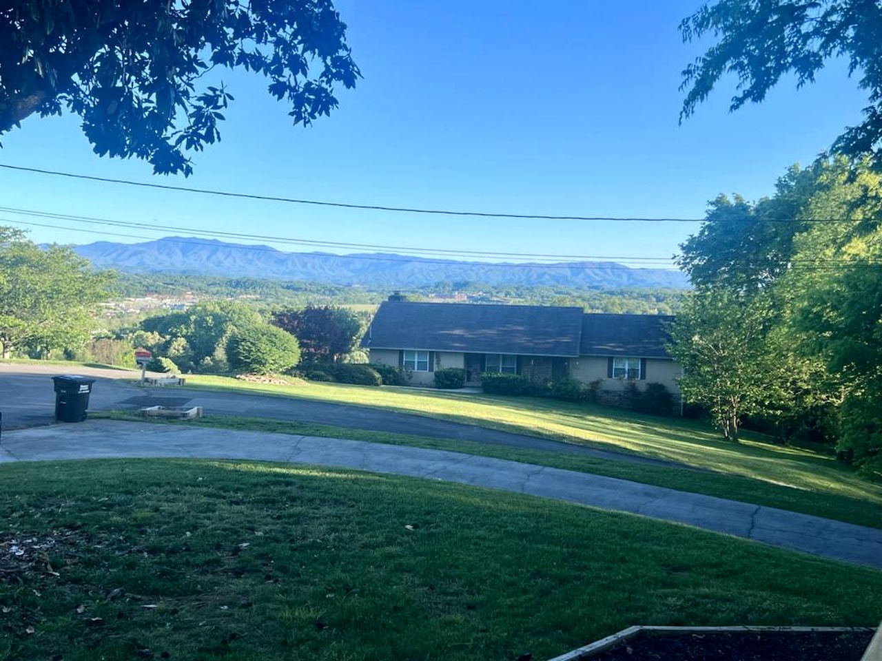 Spacious Smoky Mountain Cabin with RV Parking, Hot Tub & Game Room near Soaky Mountain Water Park in Sevierville, TN