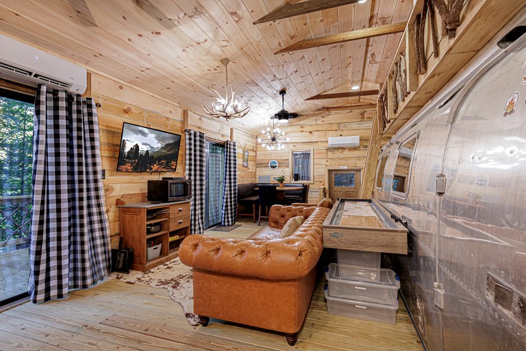 Unique Glamping Airstream Barn!, Vacation Rentals, Bryson City, United