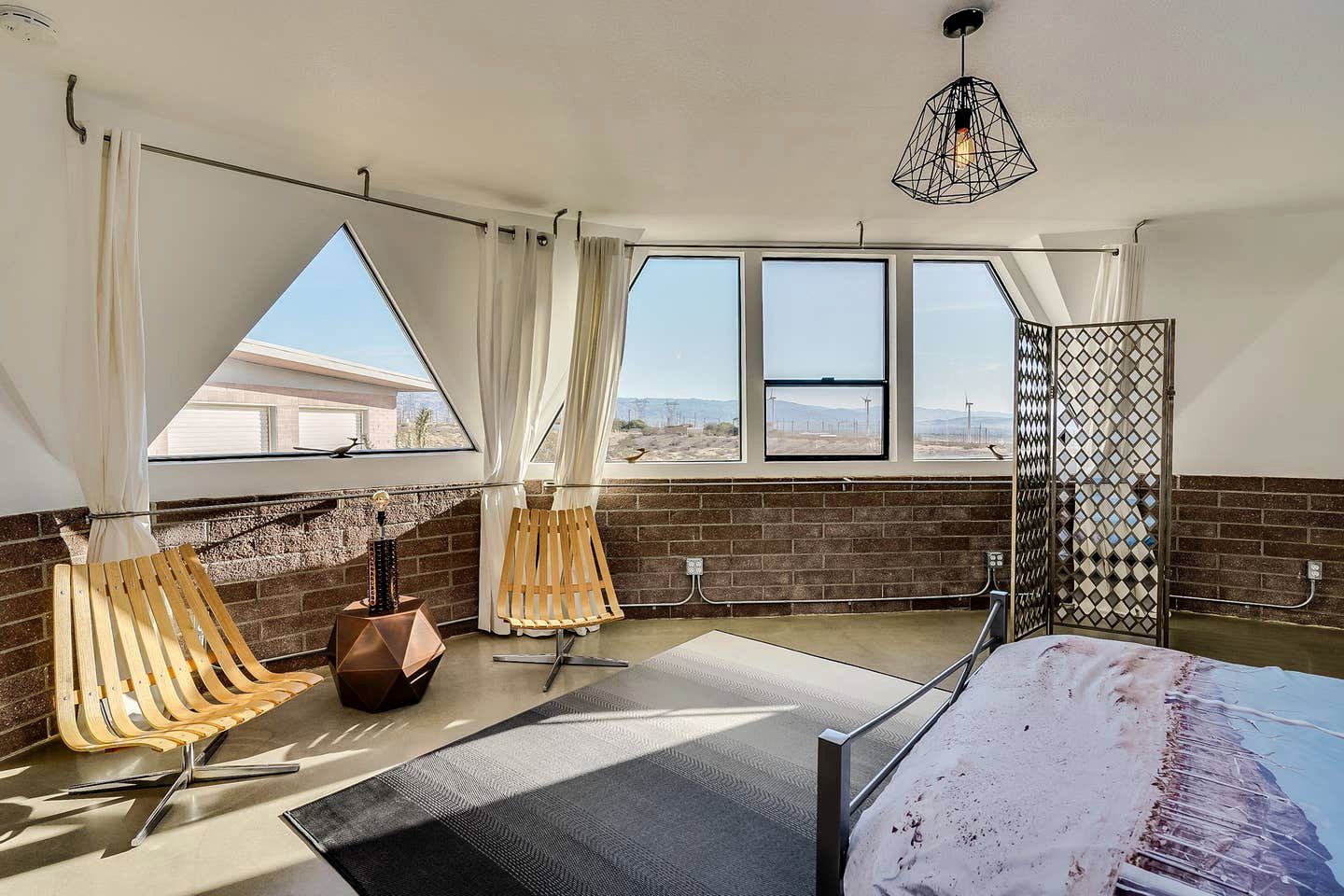 Unique and Secluded Dome Retreat Surrounded by Mountains in Palm Springs