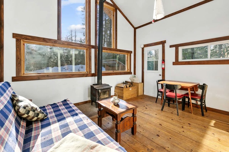 Cabins (Canada, Harrington, Quebec)