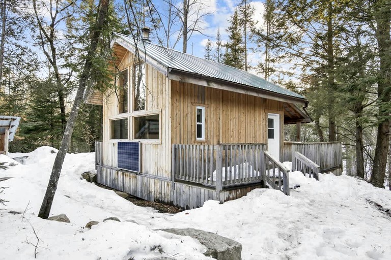 Cabins (Canada, Harrington, Quebec)