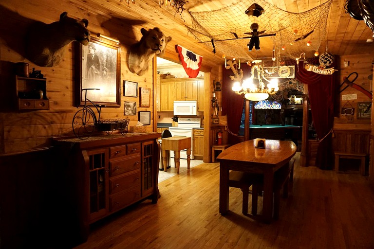 Cabins (Markesan, Wisconsin, United States)