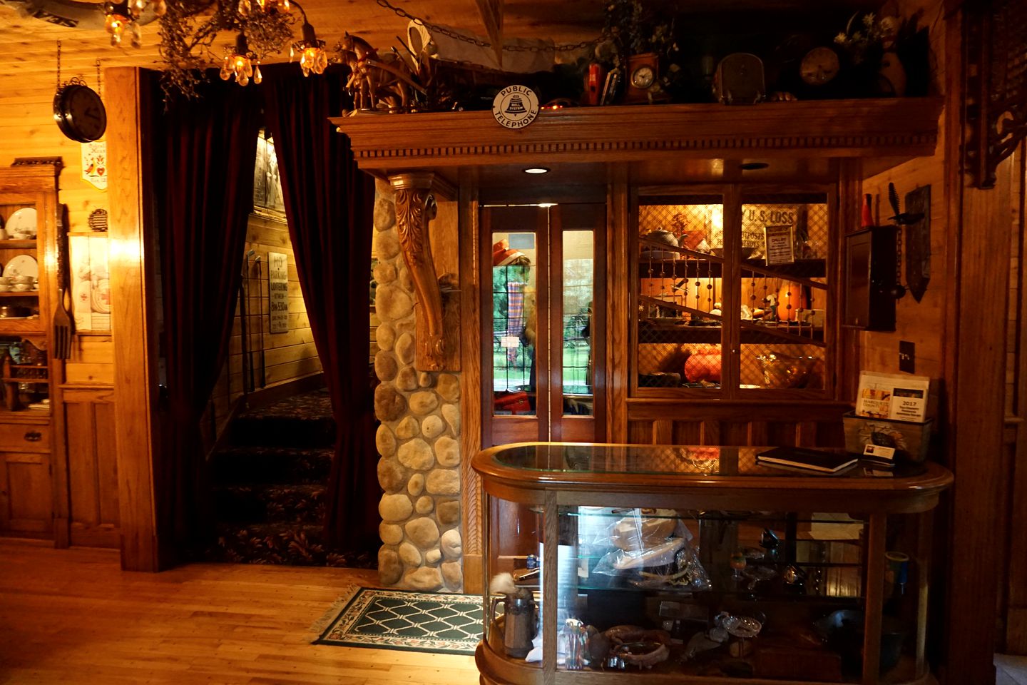 Unique Cabin Rental for a Vacation near Green Lake, Wisconsin